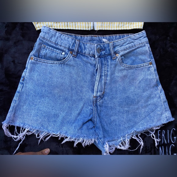 Short corto de mezclilla - Picture 3 of 6
